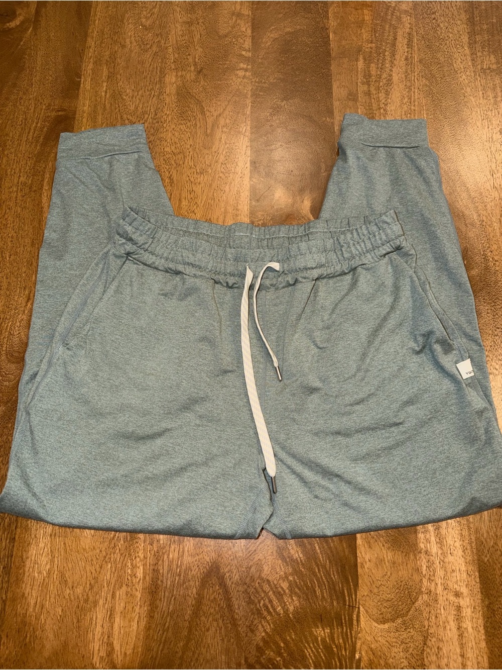Vuori performance joggers
